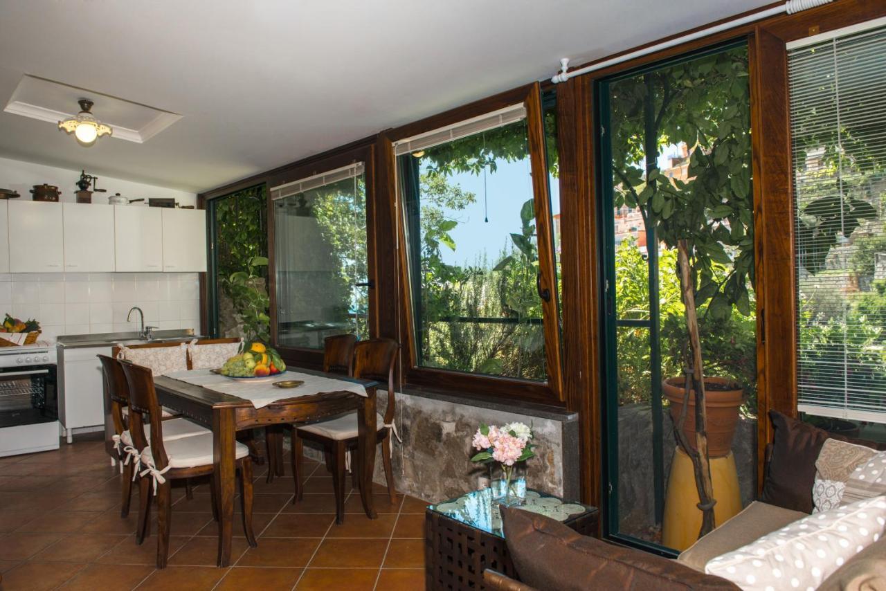 Yourhome - Villa Iolanda Charming House Positano Bagian luar foto
